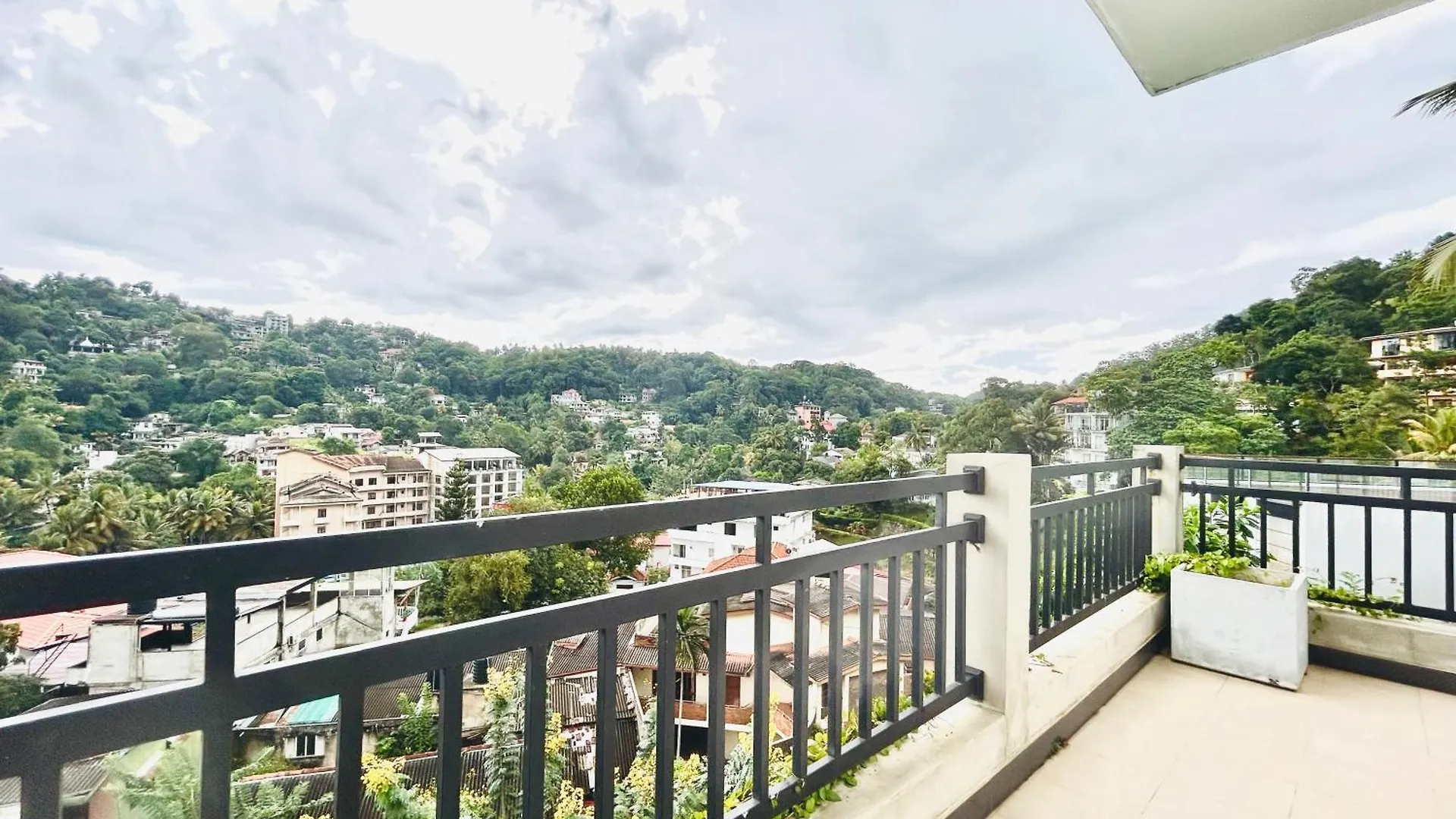 Hotel The Terrace Kandy